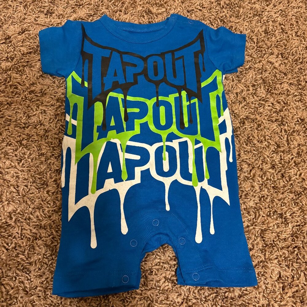 Tapout Logo Romper Size 0-3 Months Blue Short Sleeve Cotton Blend Snap Closure
